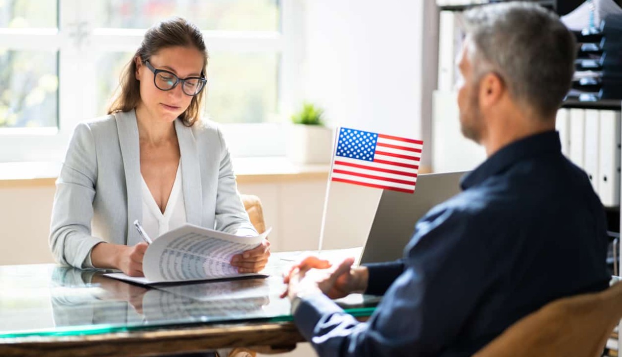 Công ty tư vấn EB-5 uy tín có đội ngũ nhân sự chuyên nghiệp trong xử lý hồ sơ di trú Mỹ